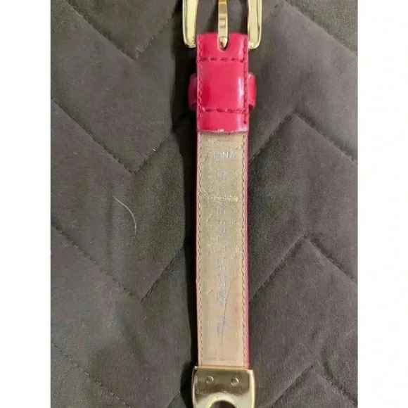 Women\'s thin red belt w/gold detailing Size M/L (32\